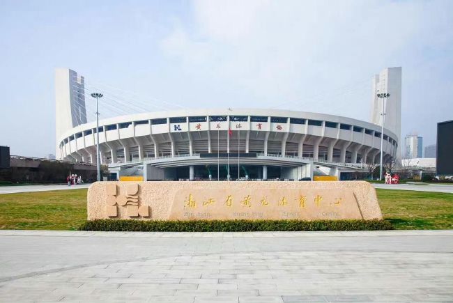 亚洲国产人成中文幕一级二级
